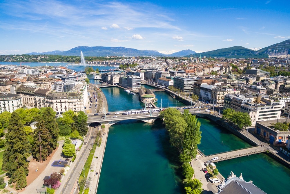 un salaire minimum à 3800€ dans le canton de Genève