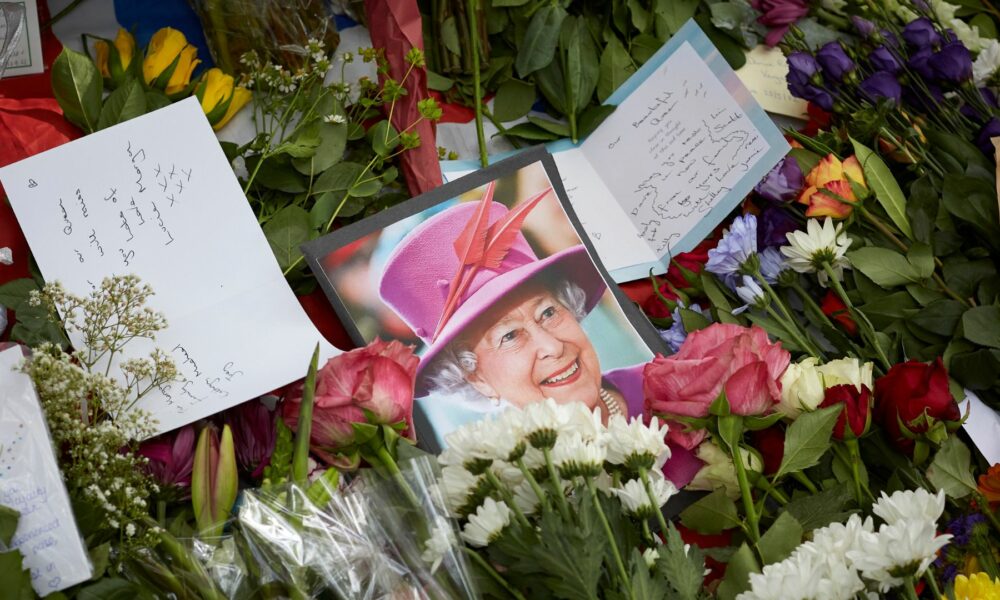 Vivre ailleurs, sur RFI : le décès de la reine Elizabeth II vu par les expatriés français au Royaume-Uni