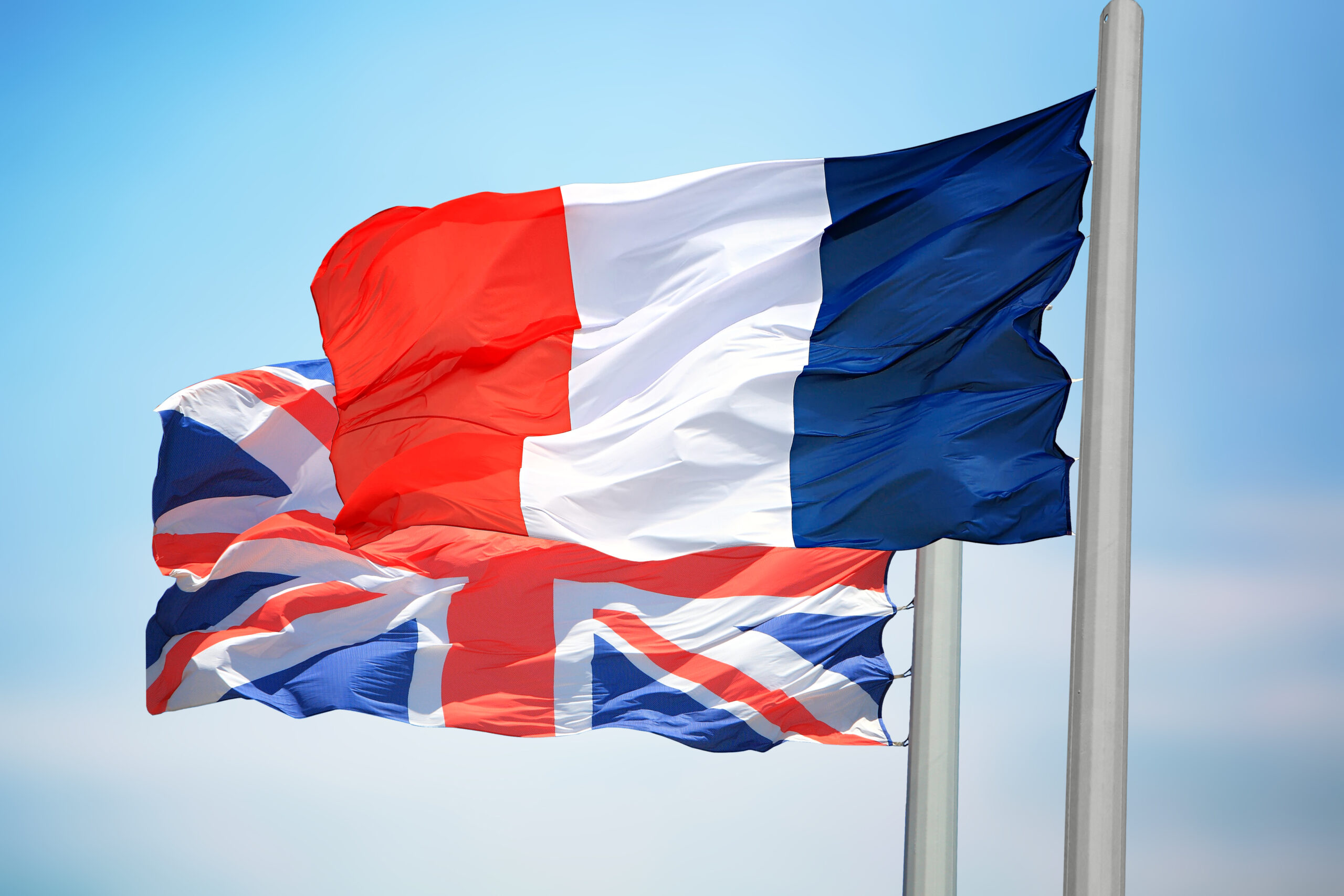 Quels enjeux pour le premier sommet franco-britannique post-Brexit ?