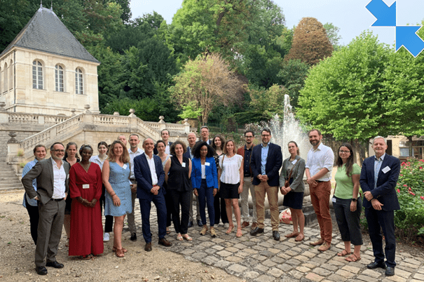 Présentation de l’initiative France EduNum international, juin 2022 : organisée en marge des Ateliers de l’Institut français, cette rencontre réunissant des attachés de coopération pour le français, les représentants de l’Institut français et de FEI a permis de présenter la plateforme France EduNum international (FENI).