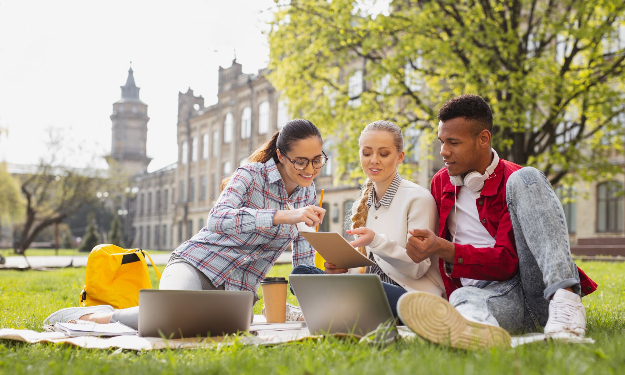 Expérience internationale : Échange universitaire ou campus délocalisé ?