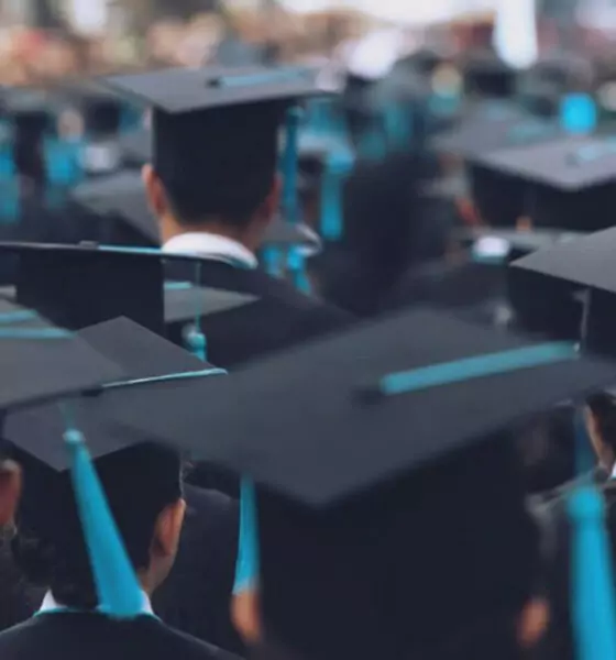 Visa, doctorat et toge … l’envers du décor universitaire aux États-Unis avec Olivier Leblond