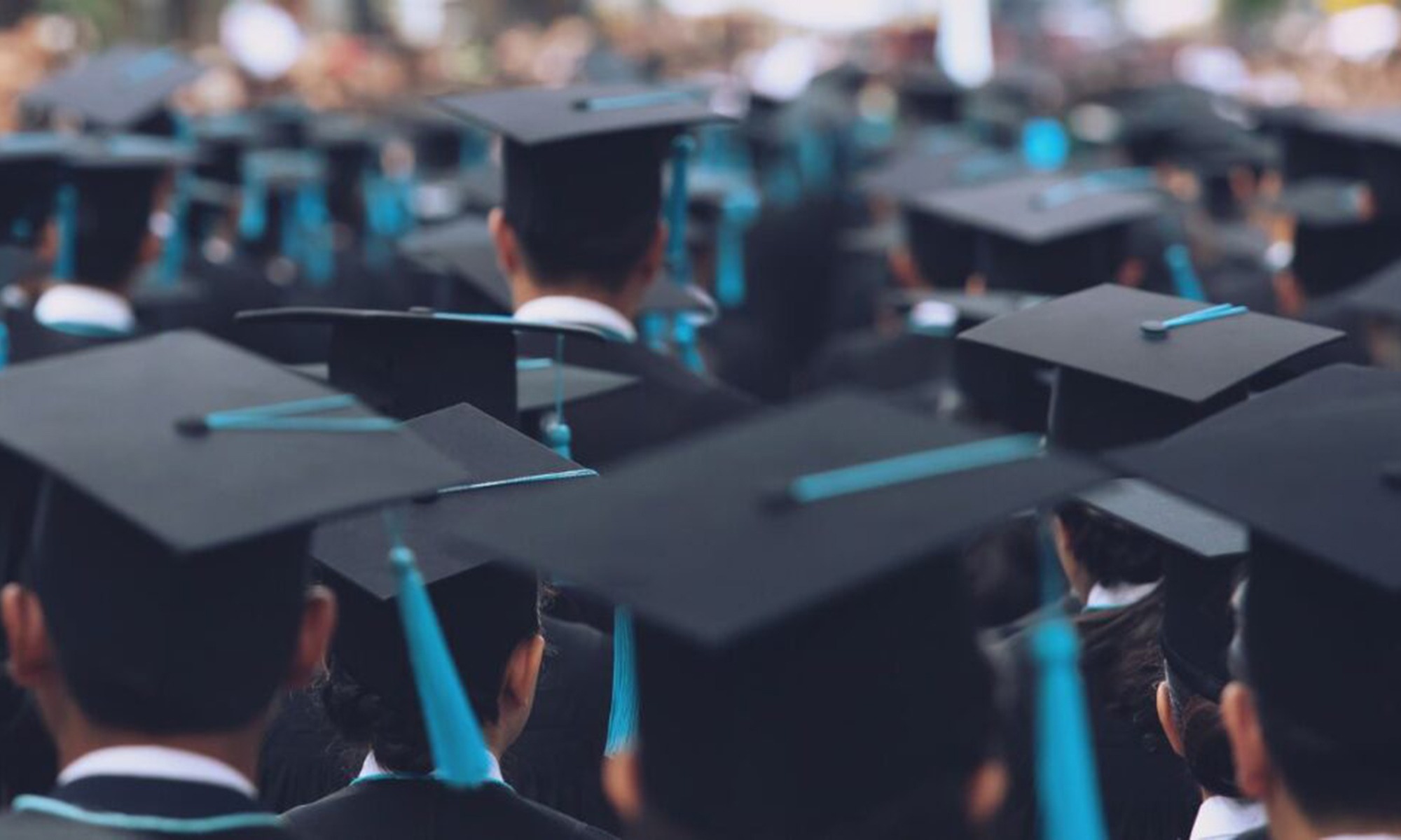Visa, doctorat et toge … l’envers du décor universitaire aux États-Unis avec Olivier Leblond