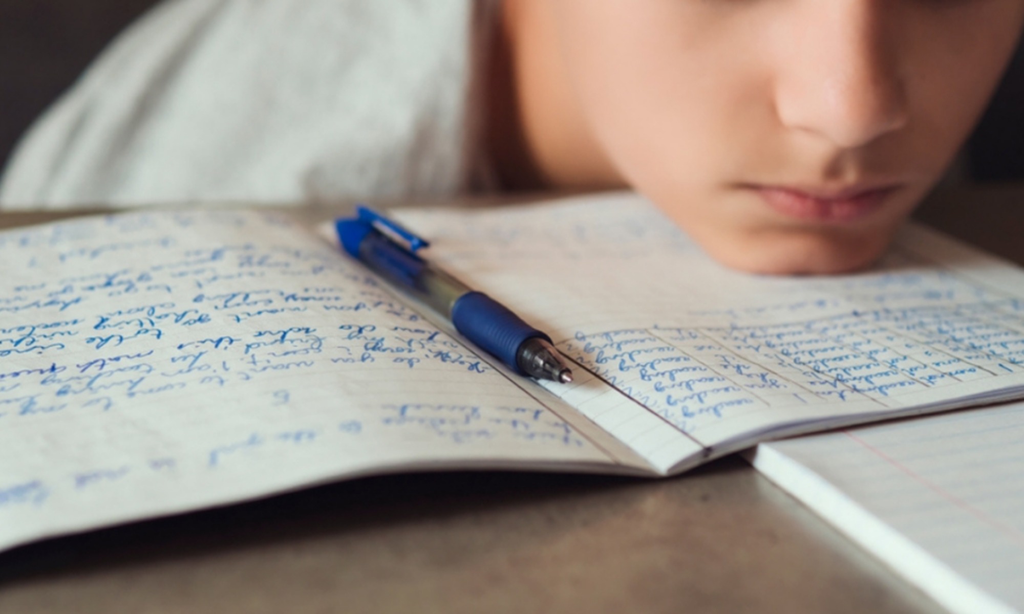 Divan d’ailleurs : Quand l’apprentissage d’une nouvelle langue est difficile