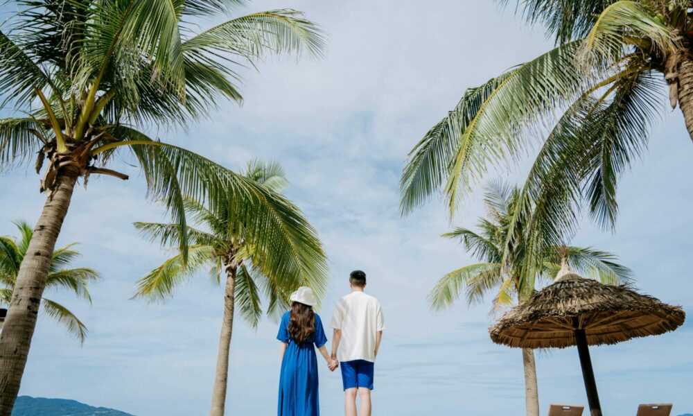 Partir à deux : « si un couple va mal en France, il continuera d’aller mal sous les tropiques »