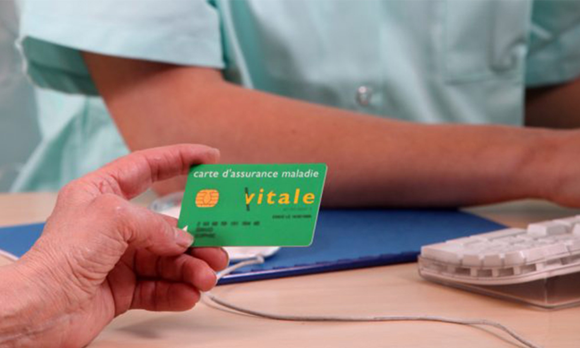 La carte vitale dématérialisée disponible pour les Français du Canada