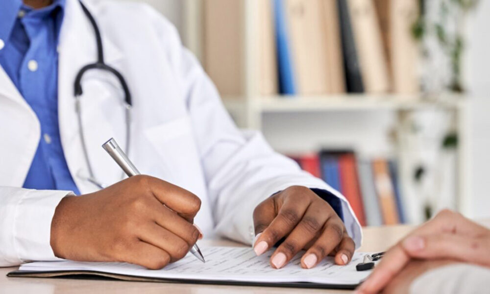 Les médecins formés au Royaume-Uni avant le Brexit pourraient bientôt pouvoir exercer en France