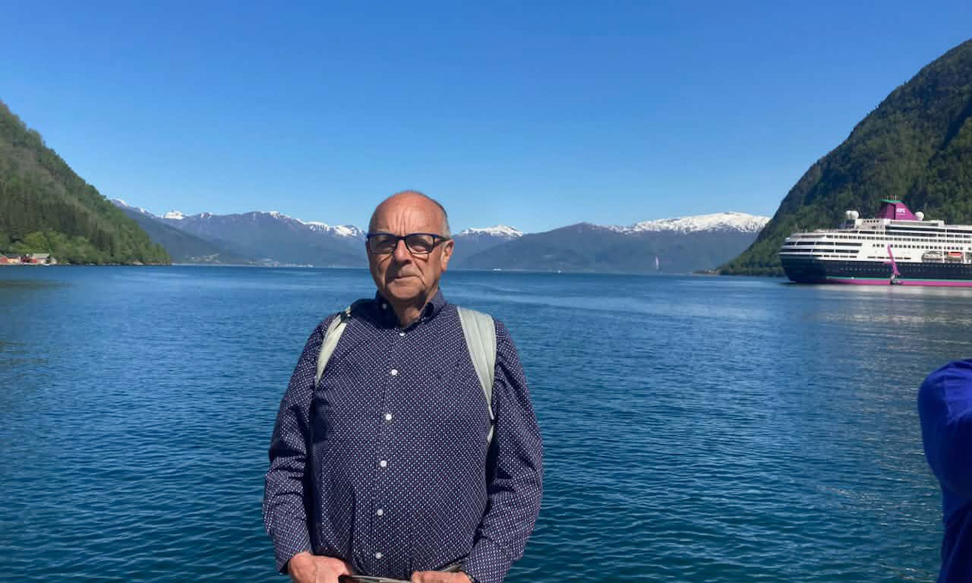 « J’aimerais rendre mon dernier souffle sur un bateau » : une retraite en croisière sans billet retour