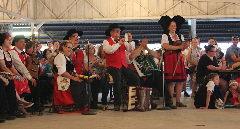 Facebook : Alsatian Festival of Texas