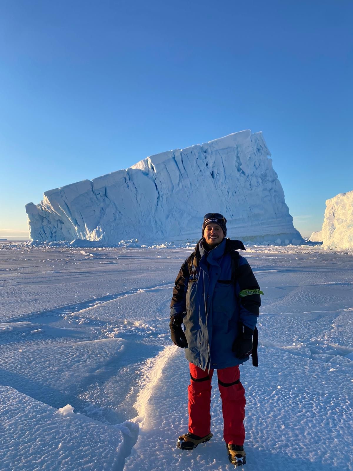 Lorsque les conditions le permettent, hivernants et campagnards peuvent profiter de leur congé pour aller découvrir les alentours. Photo : Dahan Banse.