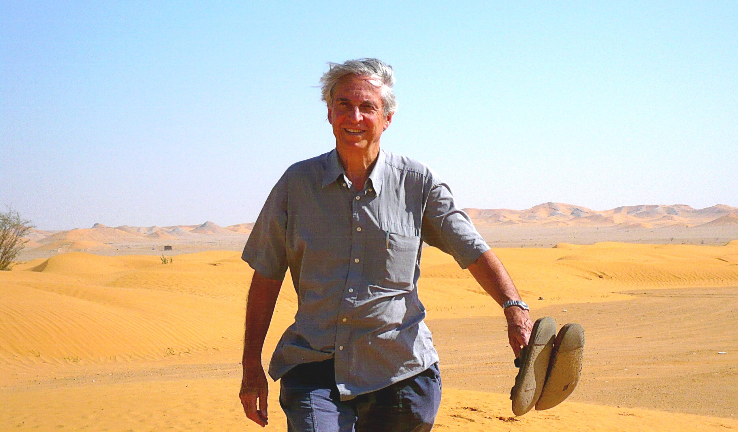 André Brugiroux lors d'un voyage en Arabie Saoudite. Pendant 50 ans, il a visité les 250 pays du monde.