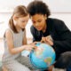 Scolarité des enfants expatriés : maintenir le niveau en français à distance